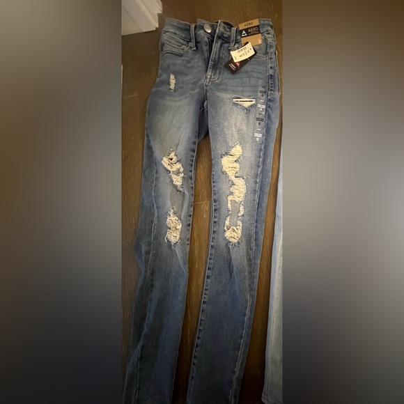 Aero Jeans - Picture 3 of 3